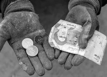 الفقر يطحن إيران: 25 مليون مواطن يعيشون تحت الحد الأدنى للمعيشة 2025