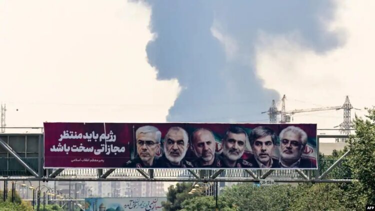 هروب ونفاد وقود: كيف تعيش إيران أيامها الأصعب منذ عقود؟ "فيديو" 1 هروب ونفاد وقود: كيف تعيش إيران أيامها الأصعب منذ عقود؟ "فيديو" 2025