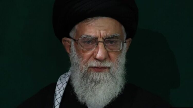 أسبوعان أمام إيران: هل تُشعل مهلة ترامب فتيل الحرب؟ 1 أسبوعان أمام إيران: هل تُشعل مهلة ترامب فتيل الحرب؟ 2025