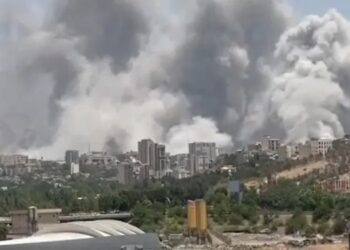 انفجارات تهز طهران وهجمات إسرائيلية واسعة على مواقع عسكرية إيرانية "فيديو" 2025