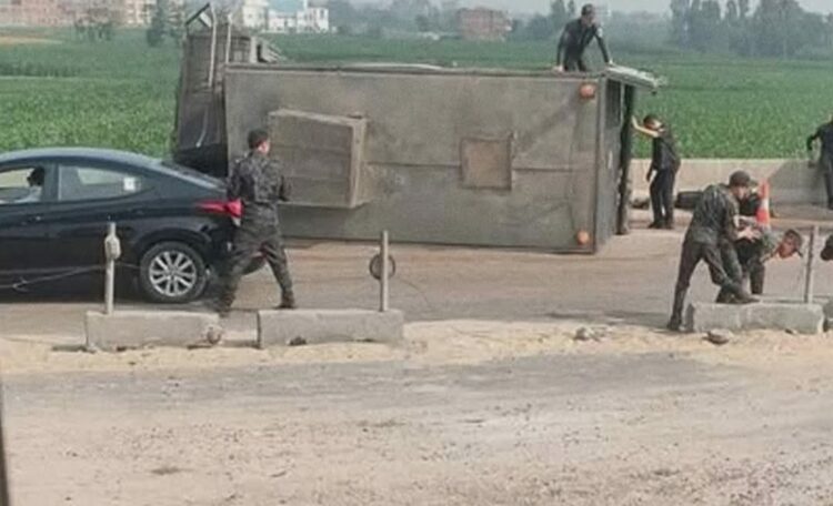 مصر: انقلاب سيارة أمن مركزي على الطريق الإقليمي بالمنوفية "صور" 1 مصر: انقلاب سيارة أمن مركزي على الطريق الإقليمي بالمنوفية "صور" 2025
