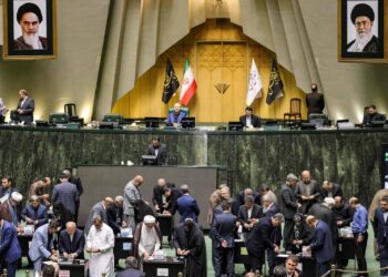 البرلمان الإيراني يقرّ مشروع قانون لتنظيم استخدام وتصنيع الطائرات بدون طيار المدنية 2025