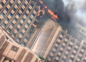 حريق كبير يلتهم فندق "قلب العالم" بمنطقة الجادرية في بغداد دون خسائر بشرية "فيديو" 2025