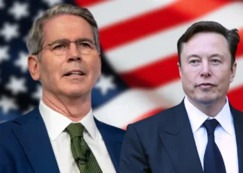 شجار عنيف داخل البيت الأبيض بين إيلون ماسك ووزير الخزانة الأميركي سكوت بيسنت: إهانات، لكمات، وتهديدات من ترامب 2025