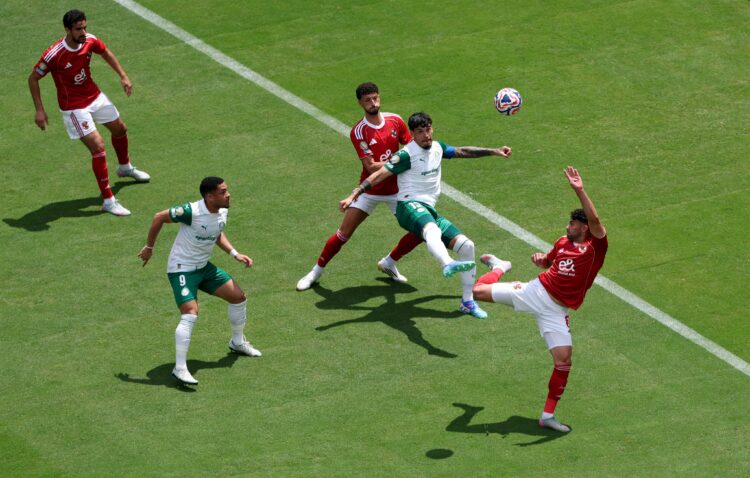الأهلي وبالميراس يتعادلان سلبياً في الشوط الأول من مباراة حاسمة بكأس العالم للأندية 1 الأهلي وبالميراس يتعادلان سلبياً في الشوط الأول من مباراة حاسمة بكأس العالم للأندية 2025