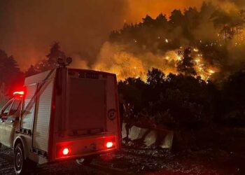 النيران تستعر فى اللاذقية والحكومة السورية ترفع الرايا البيضاء بعد فشل آطفائها 2025