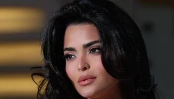 اعتزل الفن وهاجم الممثلة المصرية اسماء جلال … من هو مصفف شعر الفنانات ؟ 2025