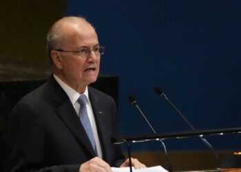 رئيس الوزراء الفلسطيني يطالب بنشر قوات دولية في غزة وتسليم حماس لسلاحها فورا 2025