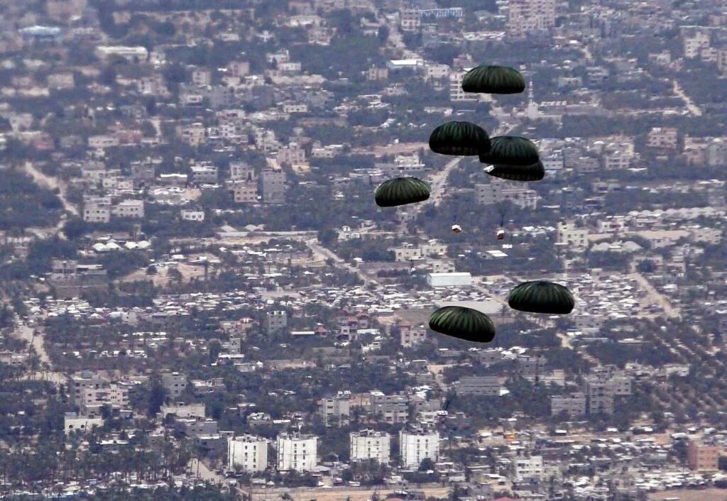 طائرات مصرية تُحلق فوق غزة.. ورسالة إنسانية للفلسطينيين 8 طائرات مصرية تُحلق فوق غزة.. ورسالة إنسانية للفلسطينيين 2025