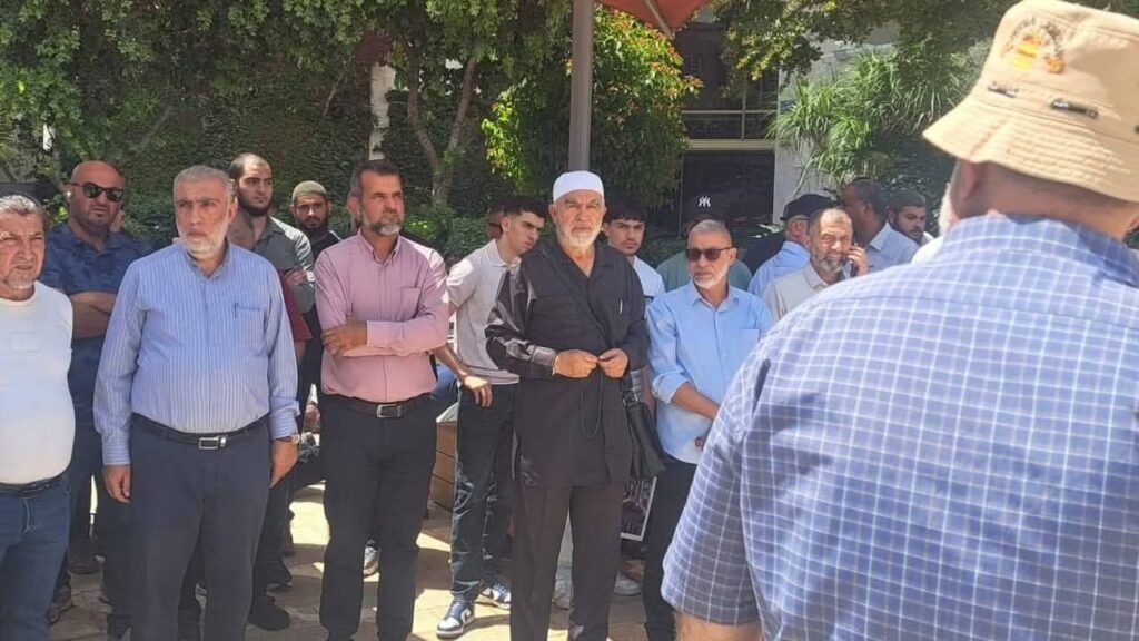 تظاهرة الإخوان المسلمين أمام السفارة المصرية في تل أبيب: عندما تلتقي أعلام إسرائيل والإخوان "صور" 2025