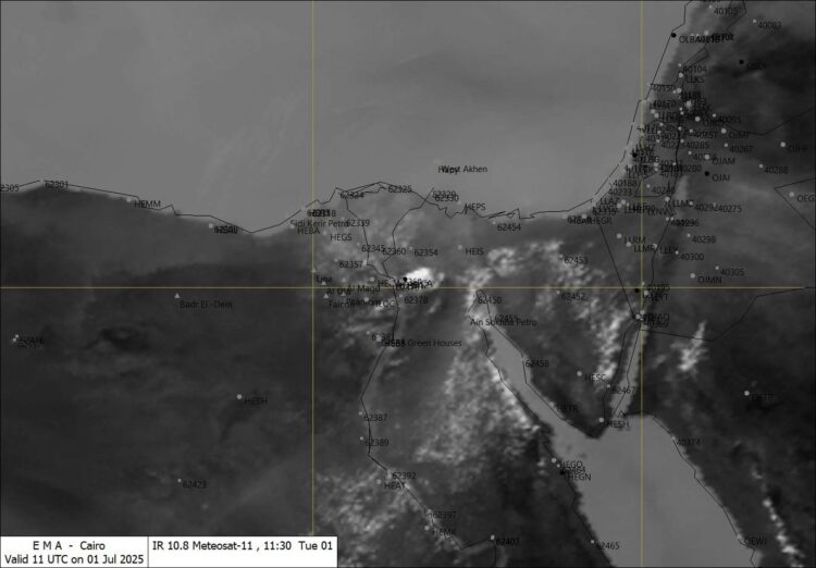 أمطار صيفية نادرة تغمر القاهرة في يوليو "فيديو" 2026