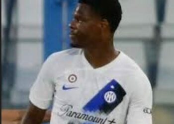 "15 يوليو.. ساعة الصفر لصفقة دومفريس: برشلونة بين صفقة العمر وخسارة تاريخية" 2025