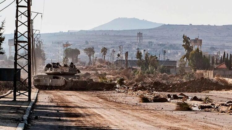 من 7 إلى 13 قاعدة عسكرية: إسرائيل تحتل 665 كم² في سوريا وسط صمت الشرع 1 من 7 إلى 13 قاعدة عسكرية: إسرائيل تحتل 665 كم² في سوريا وسط صمت الشرع 2025