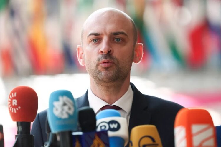 فرنسا تحذر: آلية الزناد ستفعل ضد إيران في هذا الموعد 1 فرنسا تحذر: آلية الزناد ستفعل ضد إيران في هذا الموعد 2025