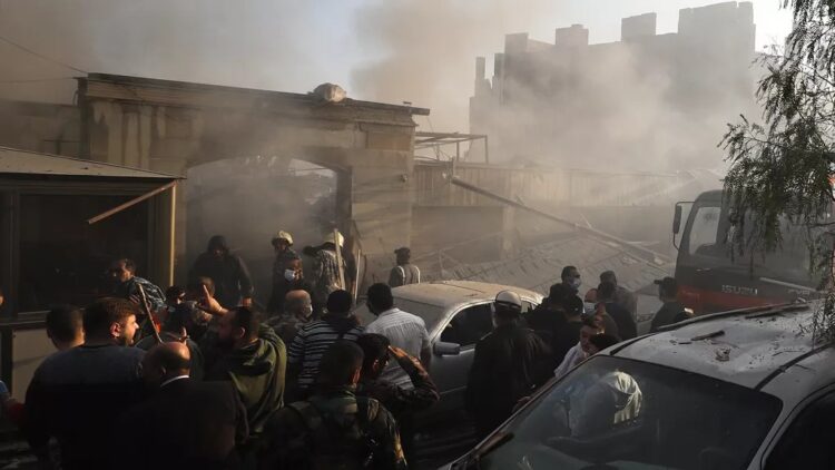 الجيش الإسرائيلي يشن غارة جوية على مجمع أمني في دمشق ويوجه رسالة سياسية 1 الجيش الإسرائيلي يشن غارة جوية على مجمع أمني في دمشق ويوجه رسالة سياسية 2025