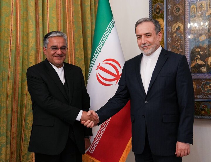 مجتبى فردوسي بور يتسلم مهامه رئيسًا لمكتب رعاية المصالح الإيرانية بالقاهرة 1 مجتبى فردوسي بور يتسلم مهامه رئيسًا لمكتب رعاية المصالح الإيرانية بالقاهرة 2025