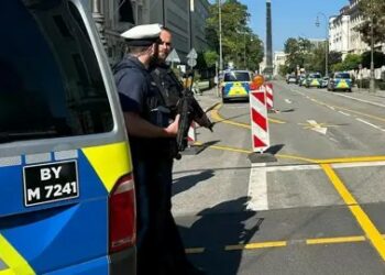 رصاصة في مدينة هادئة: حادث ليونبرغ يعيد جدل العنف الشرطي في ألمانيا 2025