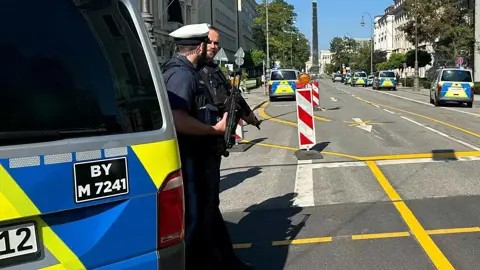 رصاصة في مدينة هادئة: حادث ليونبرغ يعيد جدل العنف الشرطي في ألمانيا 1 رصاصة في مدينة هادئة: حادث ليونبرغ يعيد جدل العنف الشرطي في ألمانيا 2025