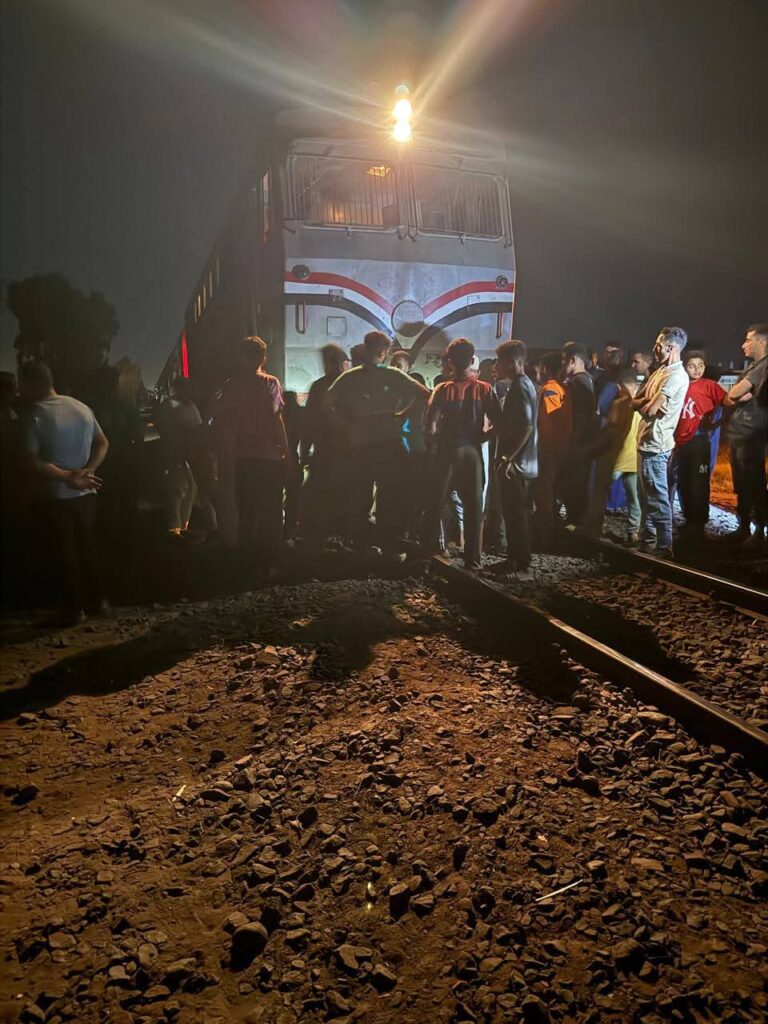 اصطدام قطار بخط المناشي بجرار زراعي في البحيرة 4 اصطدام قطار بخط المناشي بجرار زراعي في البحيرة 2025