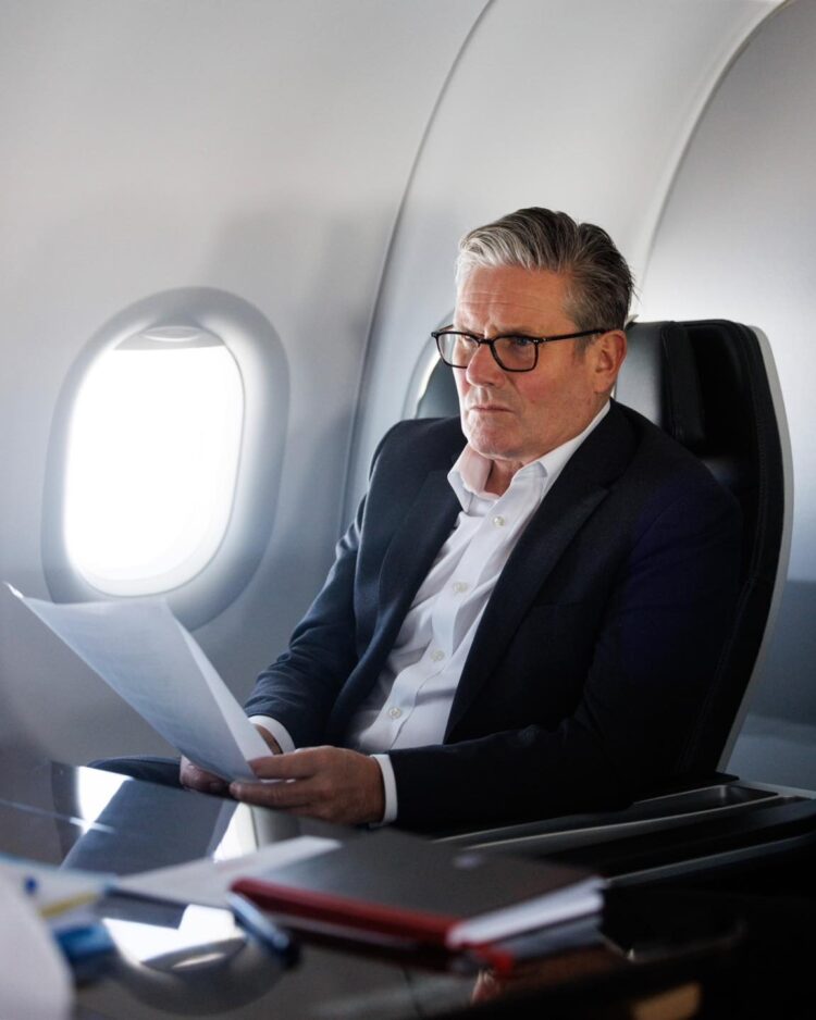 رئيس الوزراء البريطاني يعقد اجتماعا طارئا لبحث خارطة طريق للسلام في غزة 2025