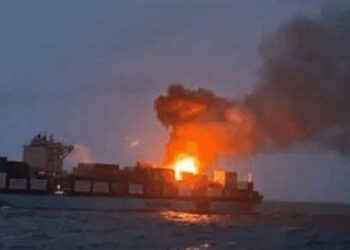 مصر: إنقاذ سفينة ليبيريا بعد نشوب حريق قبالة سواحل جبل الزيت 2025