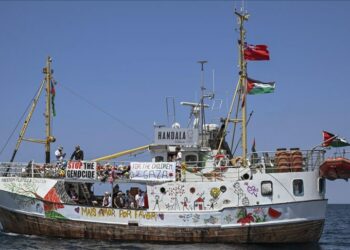 فقدان الاتصال بسفينة «حنظلة» المتجهة لكسر حصار غزة … ومخاوف من اعتراض إسرائيلي 2025