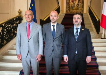 اجتماع ثلاثي في باريس: هل تتغيّر قواعد اللعبة في سوريا؟ 2025