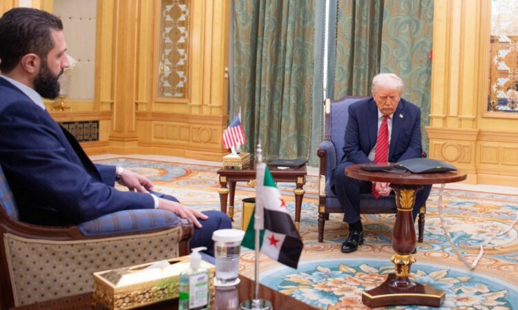 ترامب يرفع العقوبات الأمريكية عن سوريا ماذا تعرف عن الأمر التنفيذي؟ 1 ترامب يرفع العقوبات الأمريكية عن سوريا ماذا تعرف عن الأمر التنفيذي؟ 2025