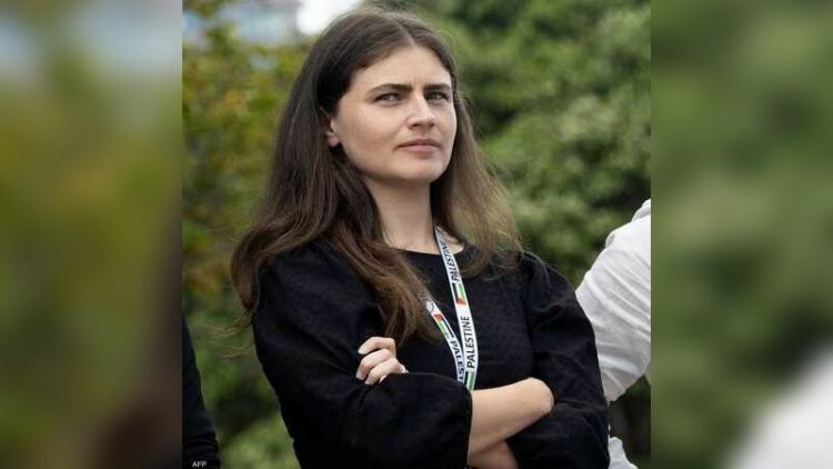 من هى " كلوي سواربريك " التى طردها البرلمان النيوزيلندى بسبب دعمها لغزة؟ 2025