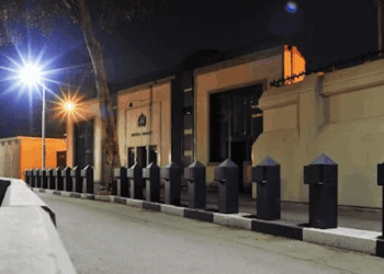 "إزالة الحواجز بداية الأزمة: السفارة البريطانية في مرمى التصعيد بين المصريين والبريطانيين" 2025