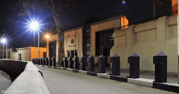 "إزالة الحواجز بداية الأزمة: السفارة البريطانية في مرمى التصعيد بين المصريين والبريطانيين" 2025