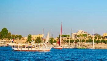 اغلاق شواطئ واضطراب بالملاحة.. الأرصاد تكشف حالة الطقس فى مصر 2025