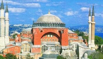 الكشف عن جنسية المتهم بمحاولة حرق مسجد آيا صوفيا فى إسطنبول. 2025