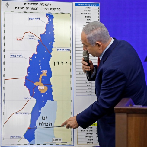 إسرائيل تكشف عن مخططات ضم الضفة الغربية أمام المسؤولين الأمريكيين 1 إسرائيل تكشف عن مخططات ضم الضفة الغربية أمام المسؤولين الأمريكيين 2025