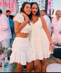 الفنانة المصرية " نسرين أمين " وابنتها يفاجئان الجمهور بـ«توأمة الأناقة»: الفستان يوحد الأجيال 1 الفنانة المصرية " نسرين أمين " وابنتها يفاجئان الجمهور بـ«توأمة الأناقة»: الفستان يوحد الأجيال 2025