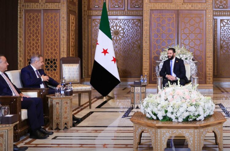 مصادر لـ المنشر: ضغوط تركية على الشرع تطيح بمفاوضات باريس مع قسد 2025