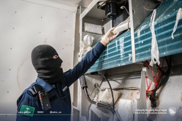 كوكايين في اللحوم!؟ زاتكا السعودية تكشف حيلة جديدة للمهربين "فيديو" 1 كوكايين في اللحوم!؟ زاتكا السعودية تكشف حيلة جديدة للمهربين "فيديو" 2025
