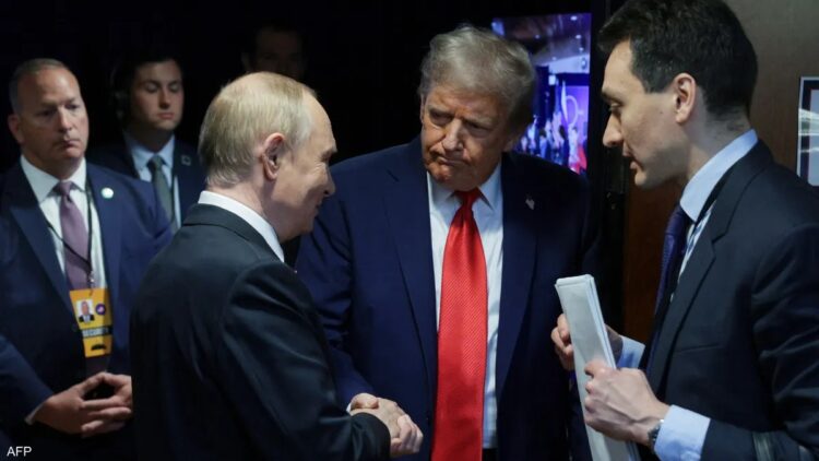 بايدن اعطاه كثير من الحلوى …ترامب يتنمر على زيلنيسكى خلال لقائه مع بوتين 1 بايدن اعطاه كثير من الحلوى …ترامب يتنمر على زيلنيسكى خلال لقائه مع بوتين 2025