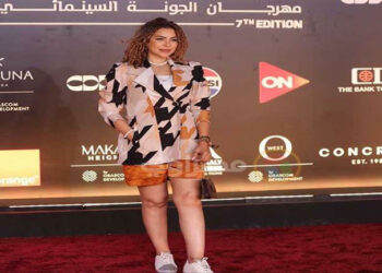 تفاصيل سرقة ألفت عمر في شارع الشانزليزيه بباريس 2025