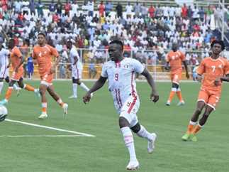 "ضربة البداية: مبابي وفينيسيوس يقودان ملكي ريال مدريد للزحف بوجه العناد الأوساسوني" 2025