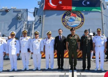 صدام حفتر يستقبل بارجة تركية رفيعة المستوى في ميناء بنغازي 2025