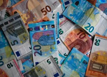 فضيحة غسيل أموال ضخمة تهز الجزائر: حجز 124 مليار سنتيم ومليون يورو 2025