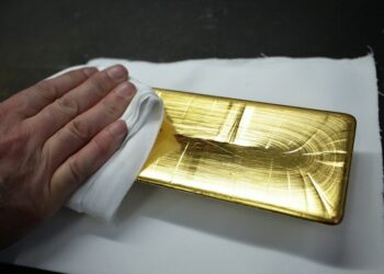 مصر … الذهب يتجه لتحقيق مكاسب شهرية رغم انخفاضه 2025