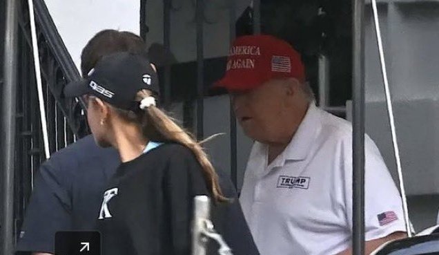 ترامب يظهر حياً في منتجعه في فرجينيا بعد شائعات وفاته 1 ترامب يظهر حياً في منتجعه في فرجينيا بعد شائعات وفاته 2025