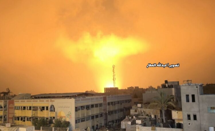 ليلة صعبة على خان يونس.. تصعيد إسرائيلي مكثف بالغارات والروبوتات المفخخة 1 ليلة صعبة على خان يونس.. تصعيد إسرائيلي مكثف بالغارات والروبوتات المفخخة 2025