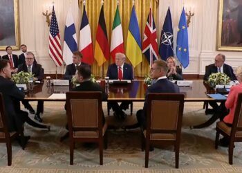 تفاصيل اجتماع ترامب مع قادة أوروبا وزيلينسكي 2025