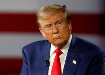 ترامب يهدد "الدولة العميقة": اعتقال كومي وبرينان لن يكون مشكلة 2025