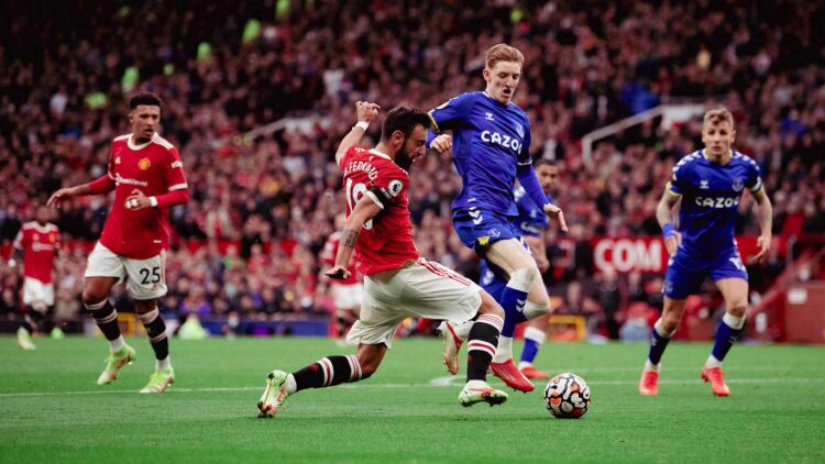 "تعادل بركلات الحظ والسيطرة: مان يونايتد يصطدم بجدار إيفرتون وأشباح الأخطاء العكسية" 2025