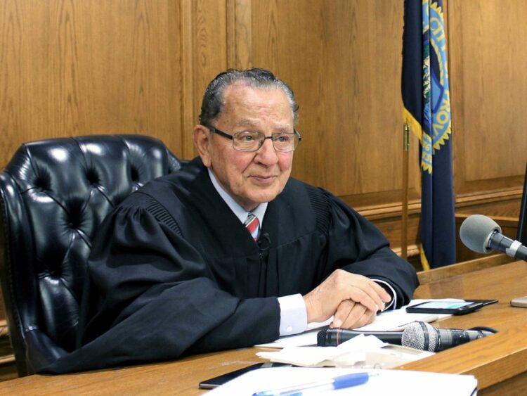 وفاة القاضي الرحيم فرانك كابريو: رسالة أخيرة مؤثرة قبل الرحيل بساعات 1 وفاة القاضي الرحيم فرانك كابريو: رسالة أخيرة مؤثرة قبل الرحيل بساعات 2025