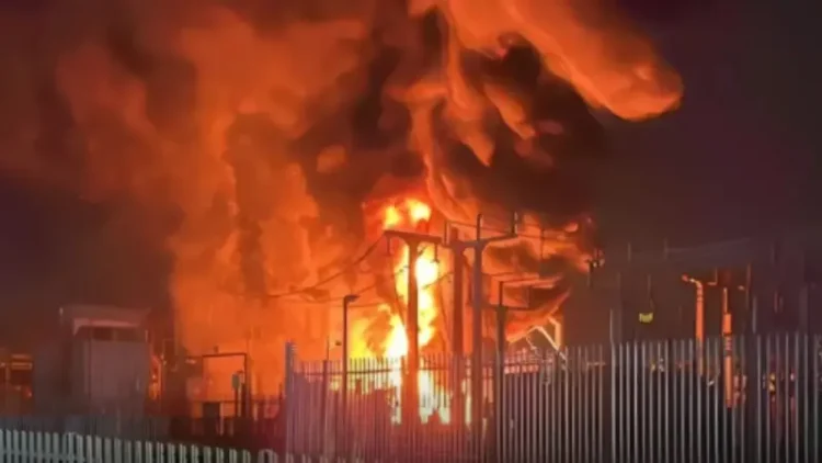 "توقيف الرحلات وتحويلها.. مطار هيثرو يواجه أزمة أمنية غير مسبوقة" 2026